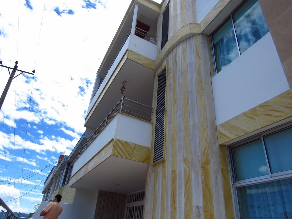 Hotel Getsemani Bga بوكارامانغا المظهر الخارجي الصورة